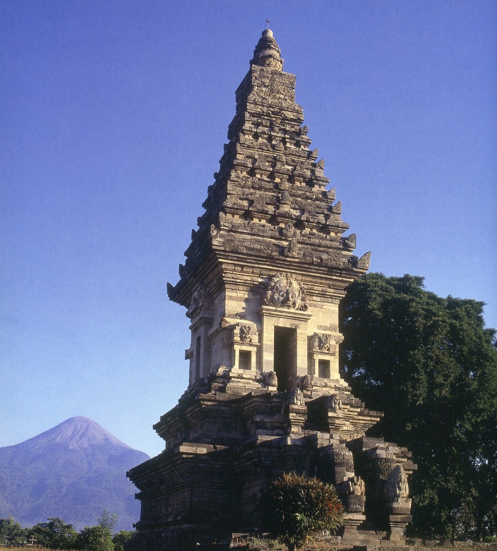 The sacred spring in Jolotundo temple (and the mysteries of Mount Penanggungan) 6