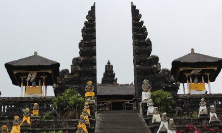 The Balinese Temple: Spiritual Architecture of the Sacred Space