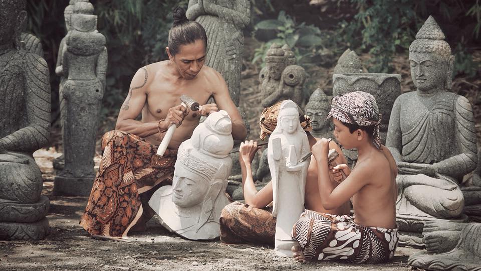 The Hindu-Javanese Sculptors of Muntilan, Yogyakarta 1