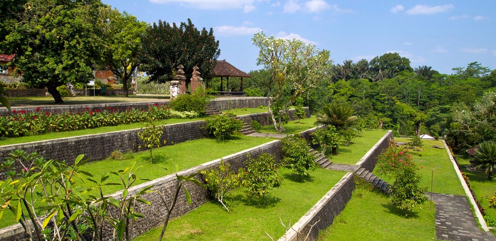 The Vatika: Ancient Hindu Astrological Gardens 1