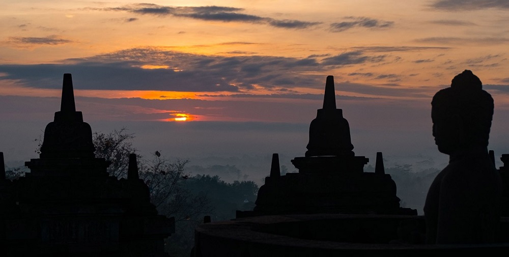 The Borobudur Temple: a Cosmic Mandala 4