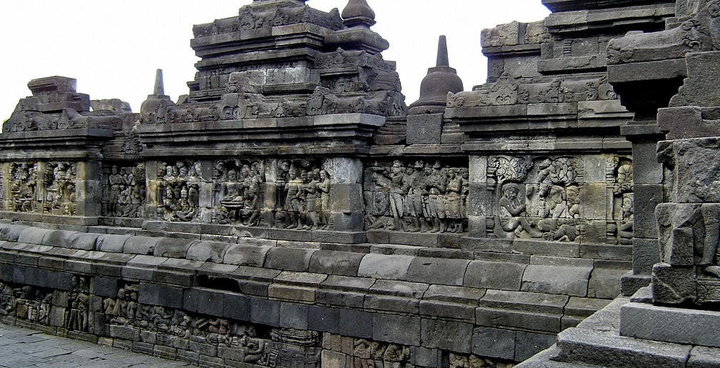 The Borobudur Temple: a Cosmic Mandala 5