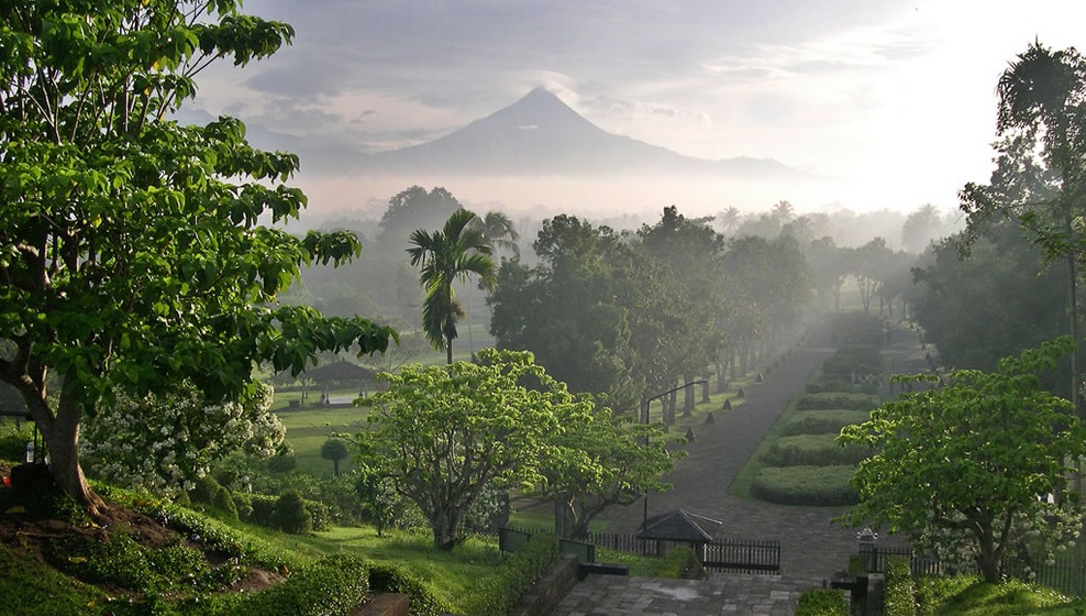 The 9 Sacred Mountains of Java 4