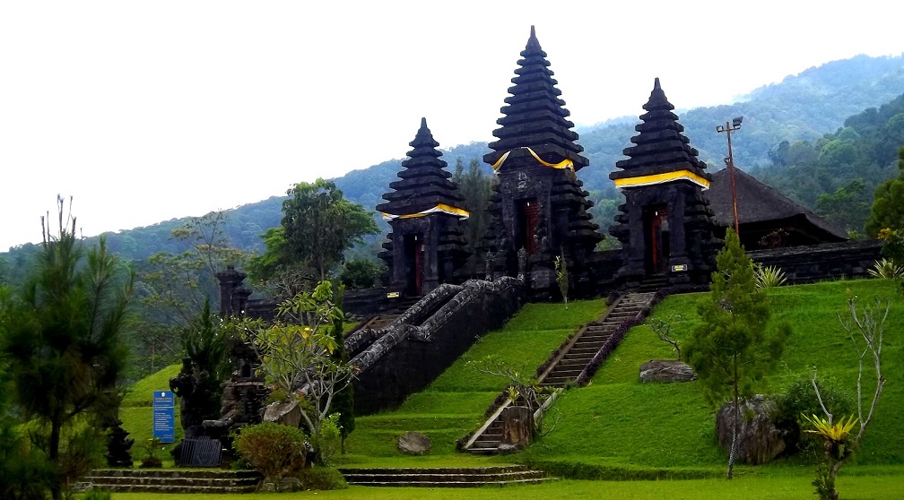 The 9 Sacred Mountains of Java 19